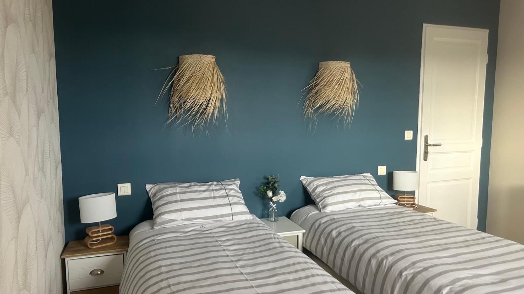 2 Hebergements - 10 Couchages - Parking, Piscine, Jacuzzi - Convivialite Roquebrune-sur Argens Kültér fotó