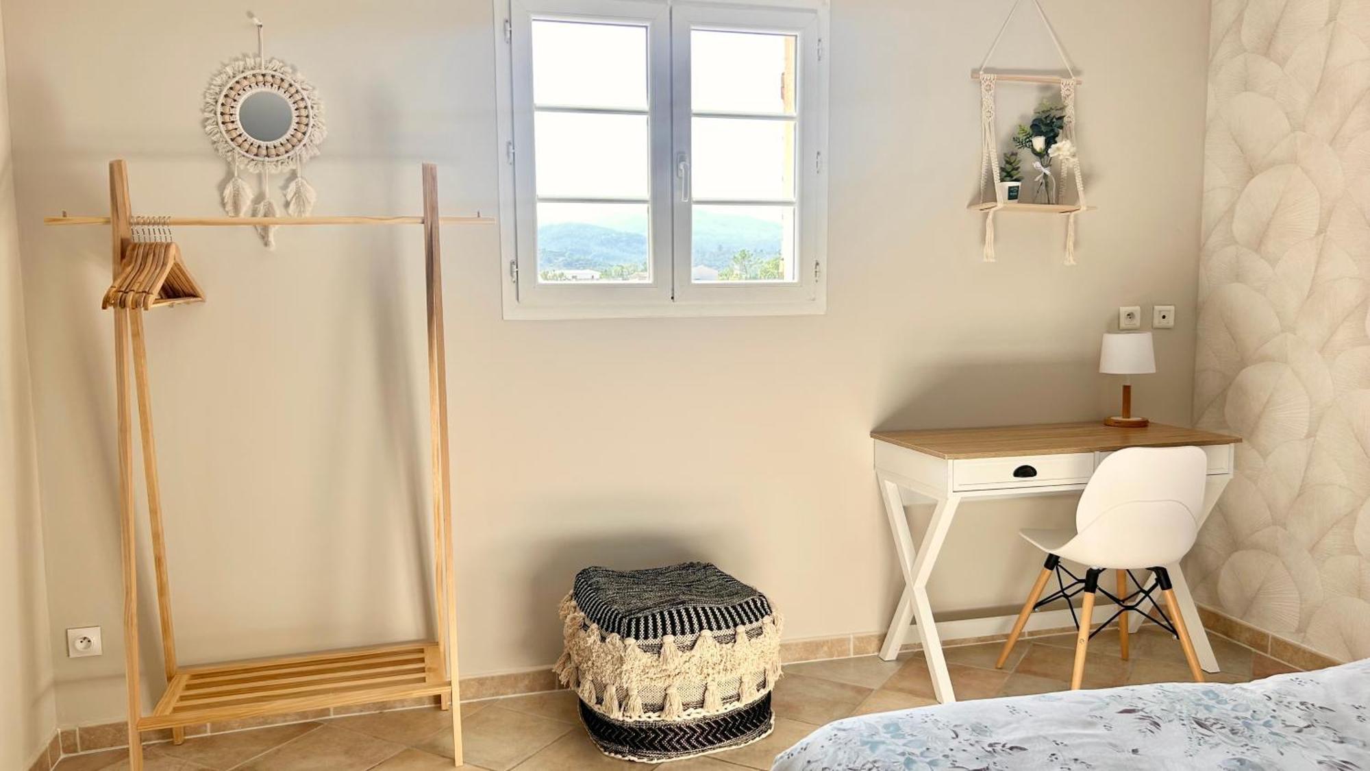 2 Hebergements - 10 Couchages - Parking, Piscine, Jacuzzi - Convivialite Roquebrune-sur Argens Kültér fotó